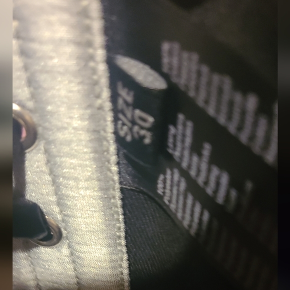 Silver and black women's corset - Picture 3 of 3